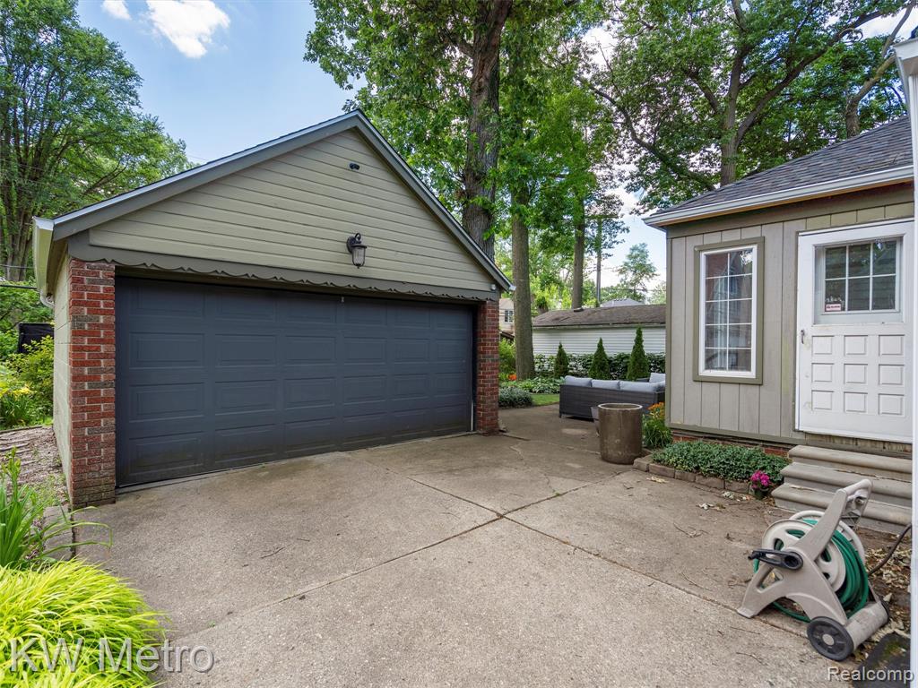 1877 Wiltshire Road Berkley, MI 48072 - Photo 9 of 44 Gallery Image 9