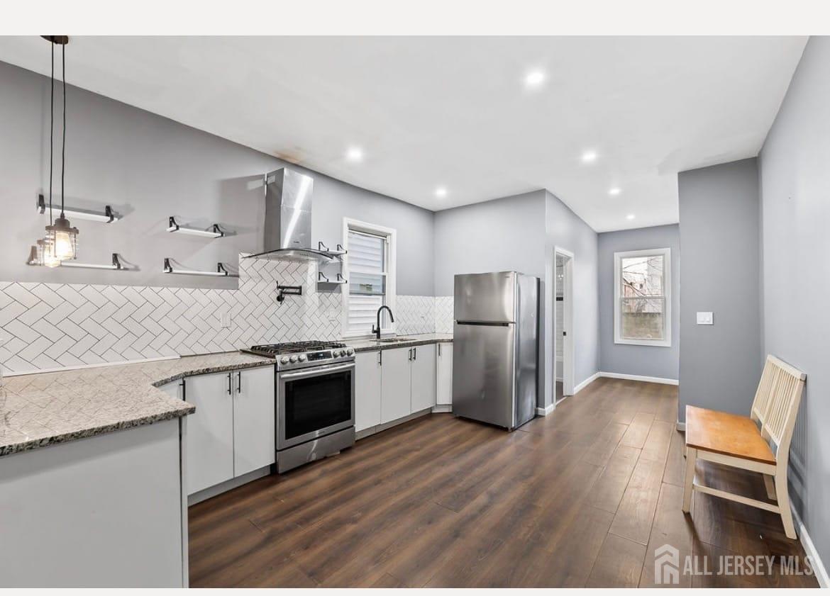 487 South 17th Street Newark, NJ 07103 - Photo 1 of 17