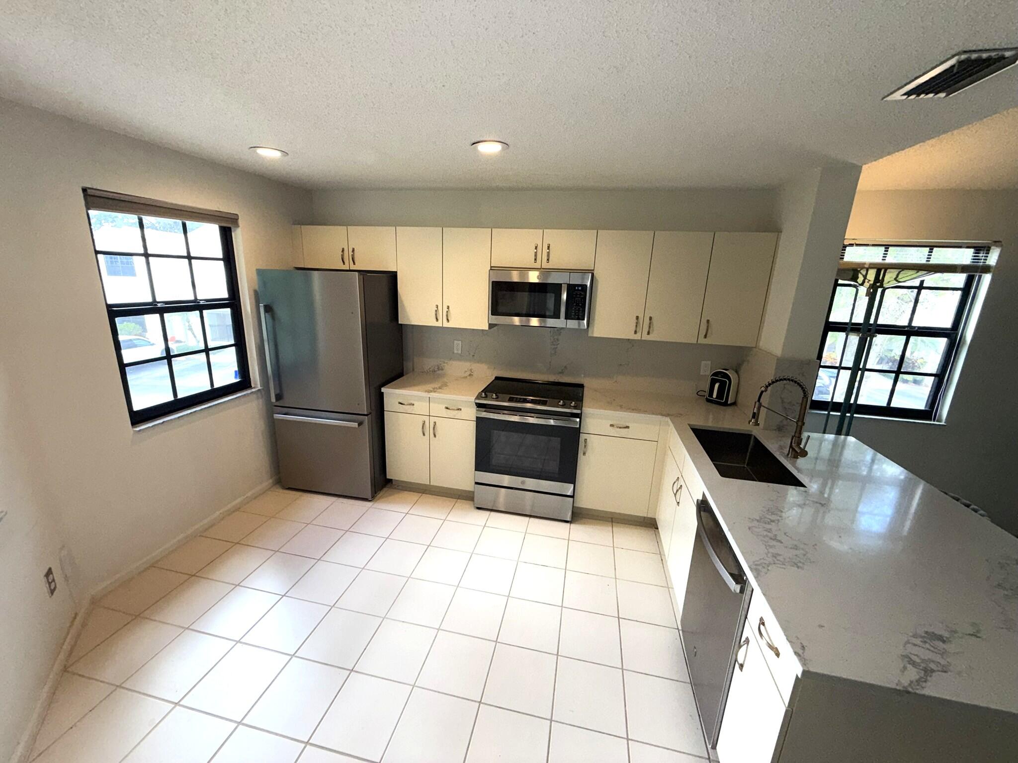 6690 Montego Bay Boulevard, Unit F Boca Raton, FL 33433 - Photo 3 of 31 3