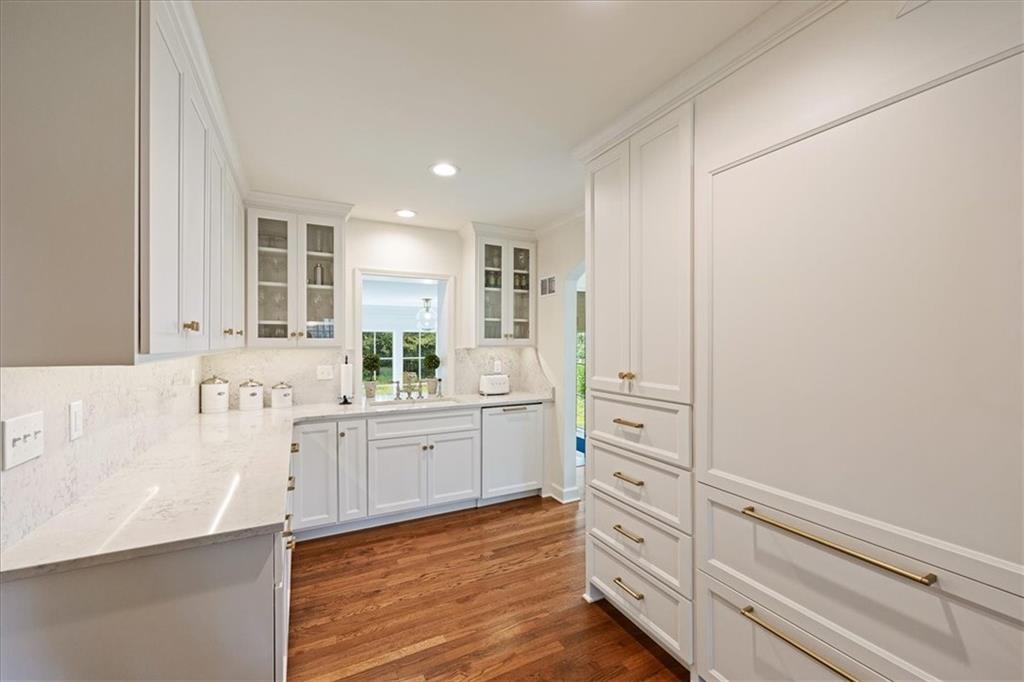 8020 Manor Road Leawood, KS 66206 - Photo 11 of 41 Gallery Image 11