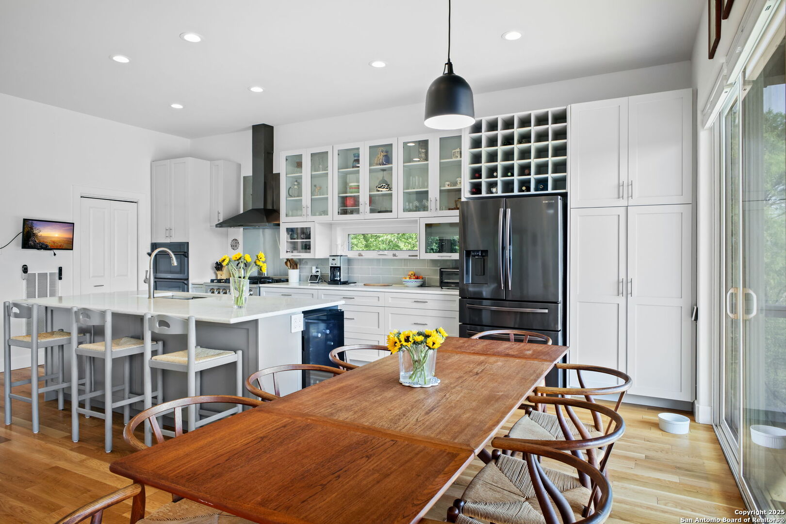 797 Glendale Road Spicewood, TX 78669 - Photo 11 of 48