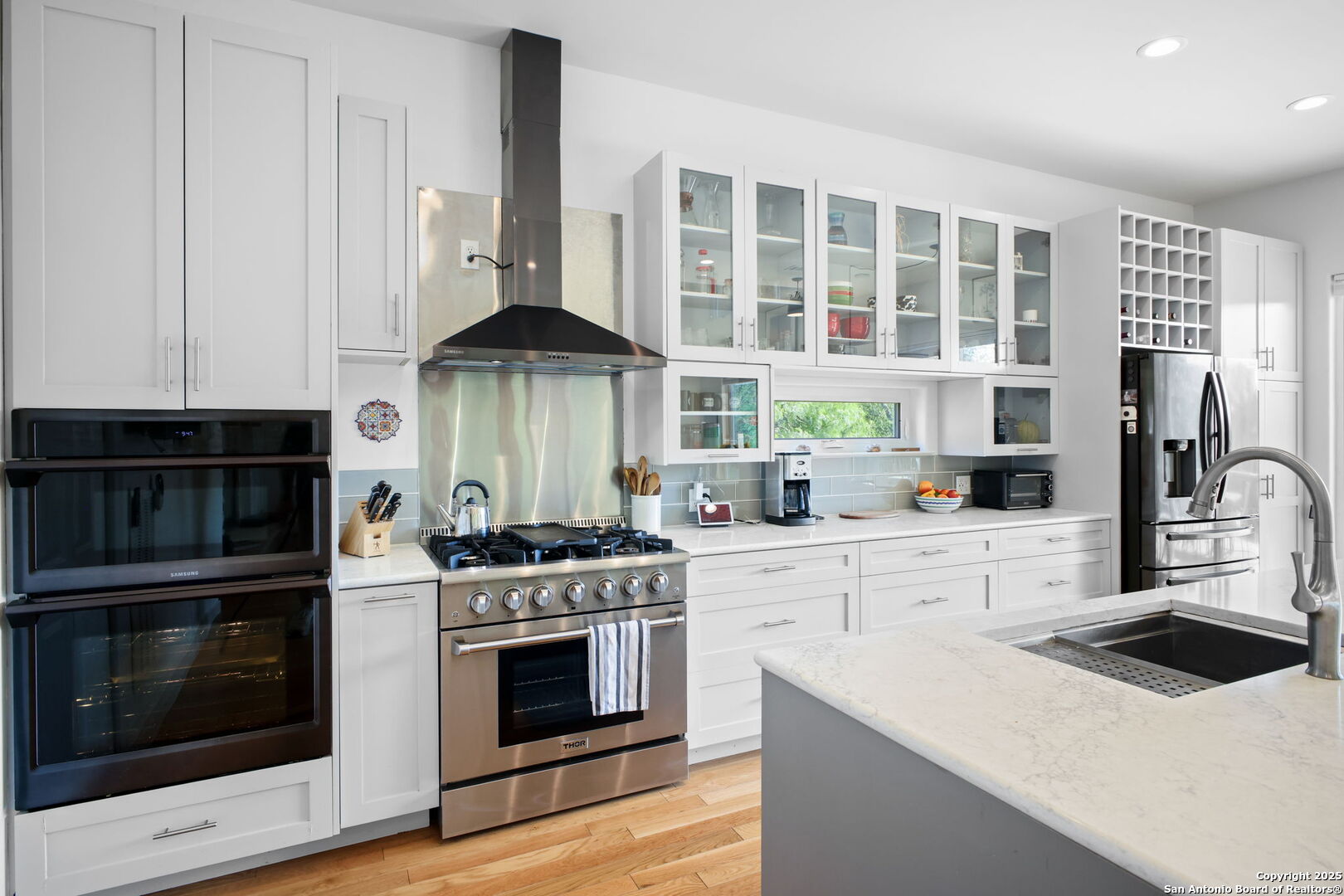 797 Glendale Road Spicewood, TX 78669 - Photo 13 of 48