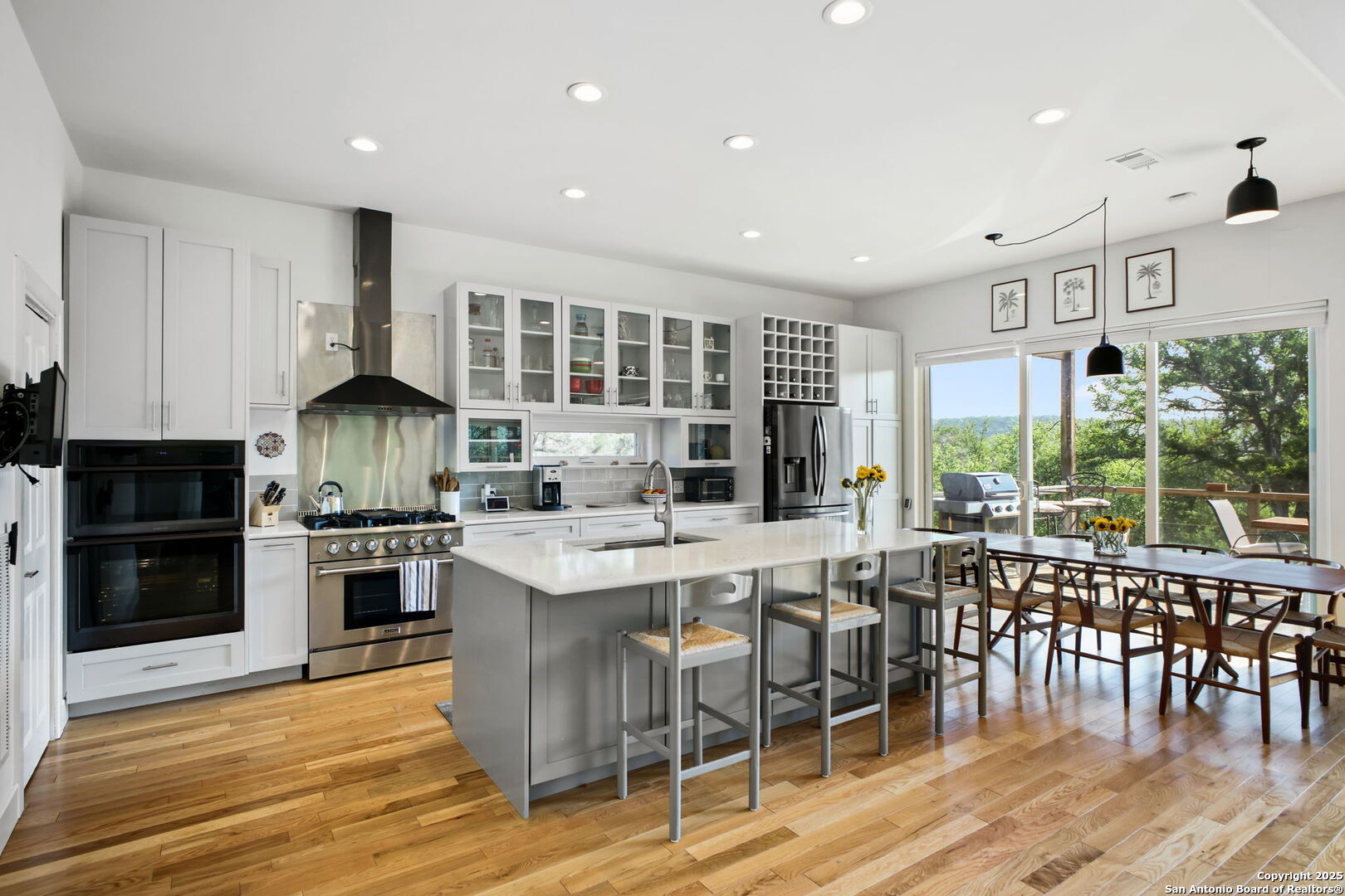 797 Glendale Road Spicewood, TX 78669 - Photo 15 of 48