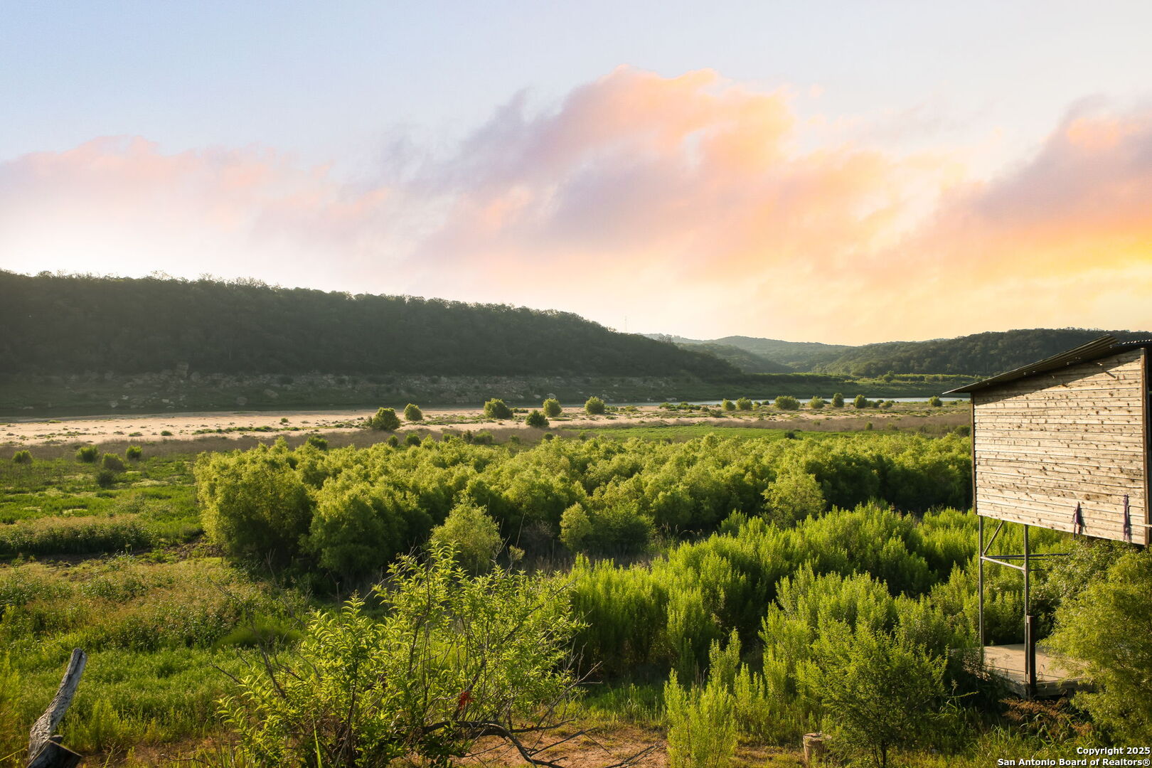 797 Glendale Road Spicewood, TX 78669 - Photo 3 of 48