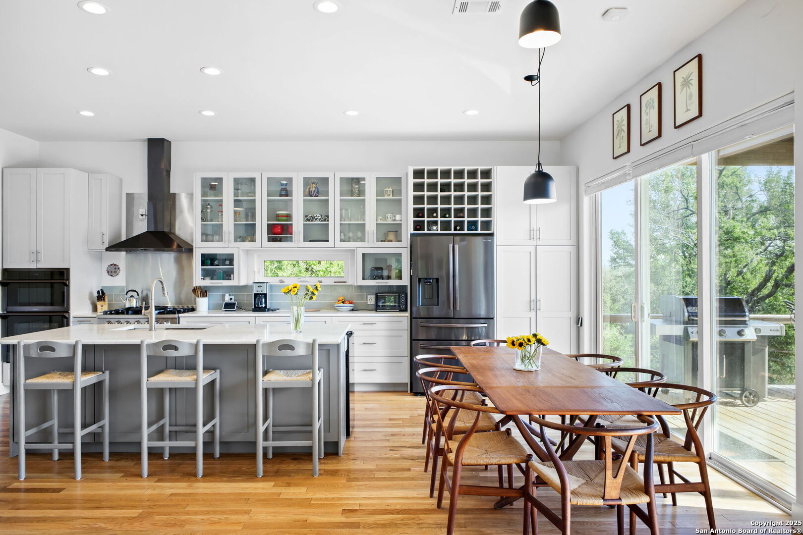 797 Glendale Road Spicewood, TX 78669 - Photo 9 of 48