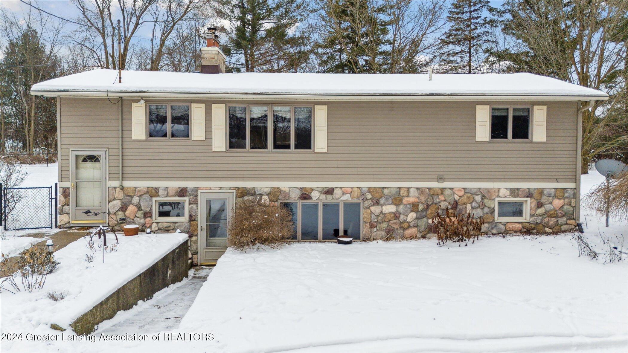 10186 North Shaytown Road Mulliken, MI 48861 - Photo 1 of 70 Front