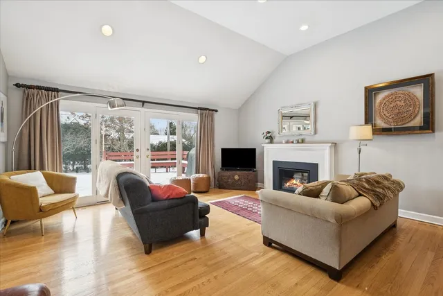 $7,500 | 825 Highview Terrace, Lake Forest, IL 60045