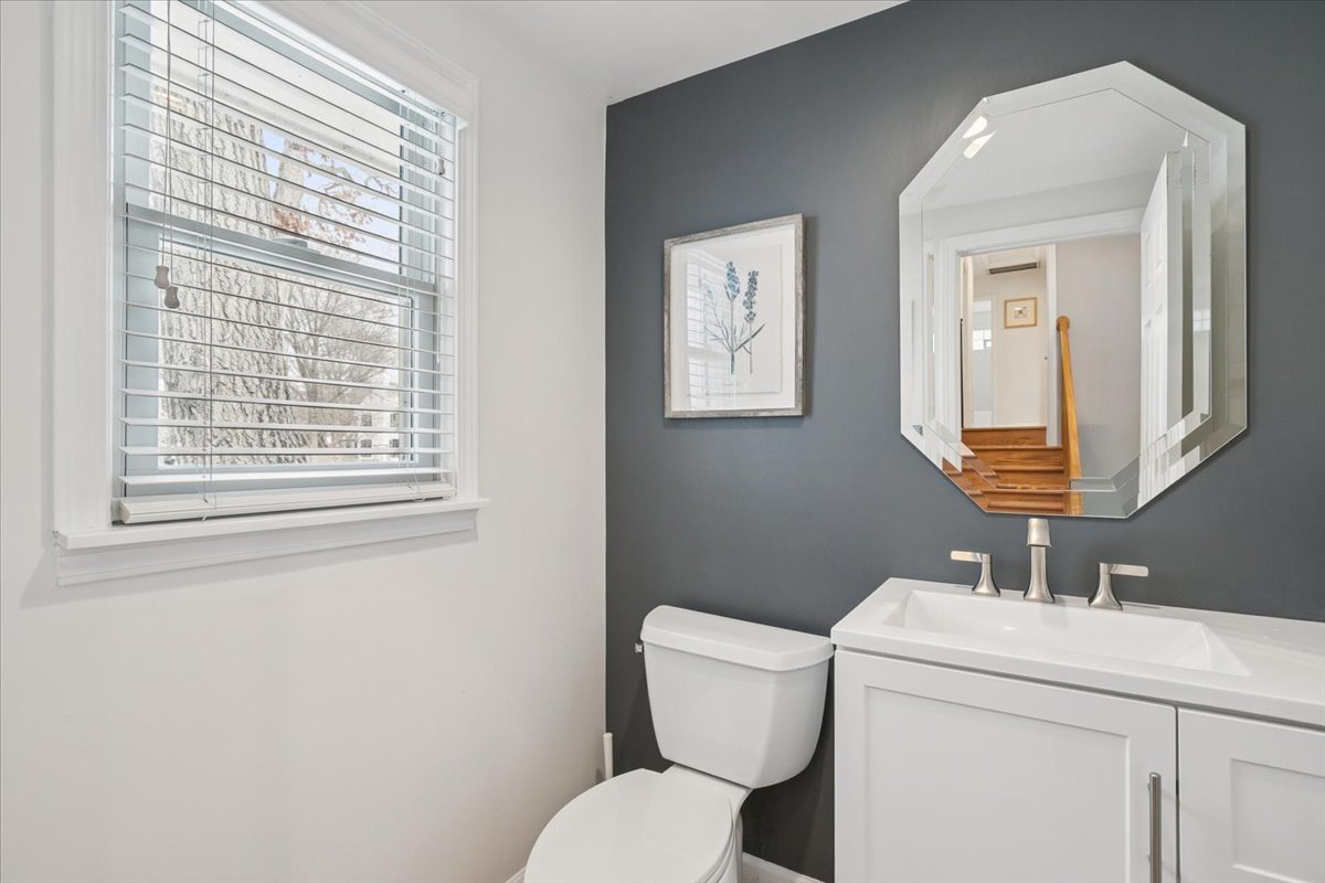 825 Highview Terrace Lake Forest, IL 60045 - Photo 14 of 32