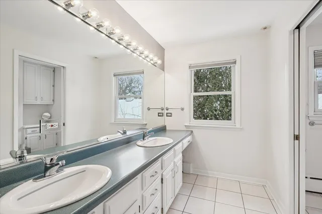 $7,500 | 825 Highview Terrace, Lake Forest, IL 60045