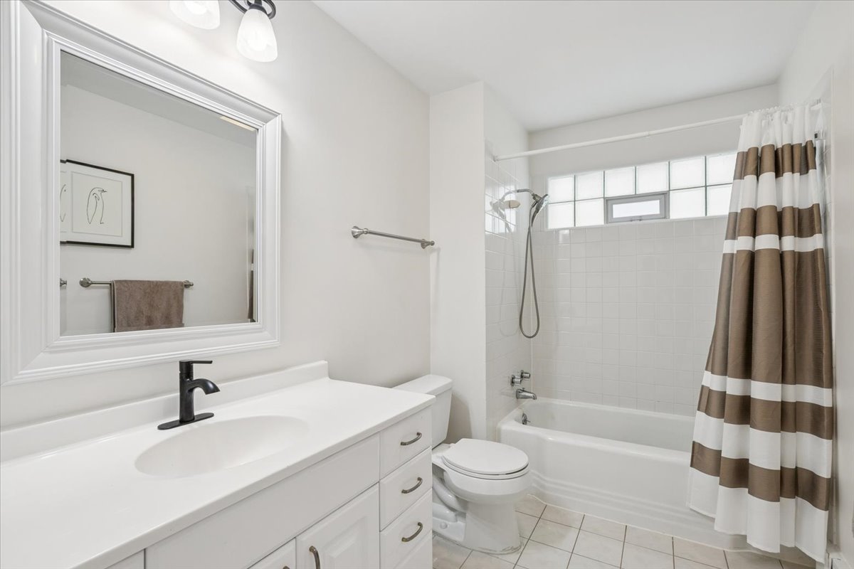 825 Highview Terrace Lake Forest, IL 60045 - Photo 20 of 32