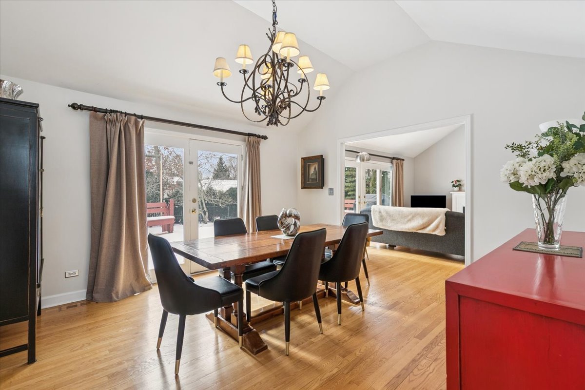 825 Highview Terrace Lake Forest, IL 60045 - Photo 8 of 32