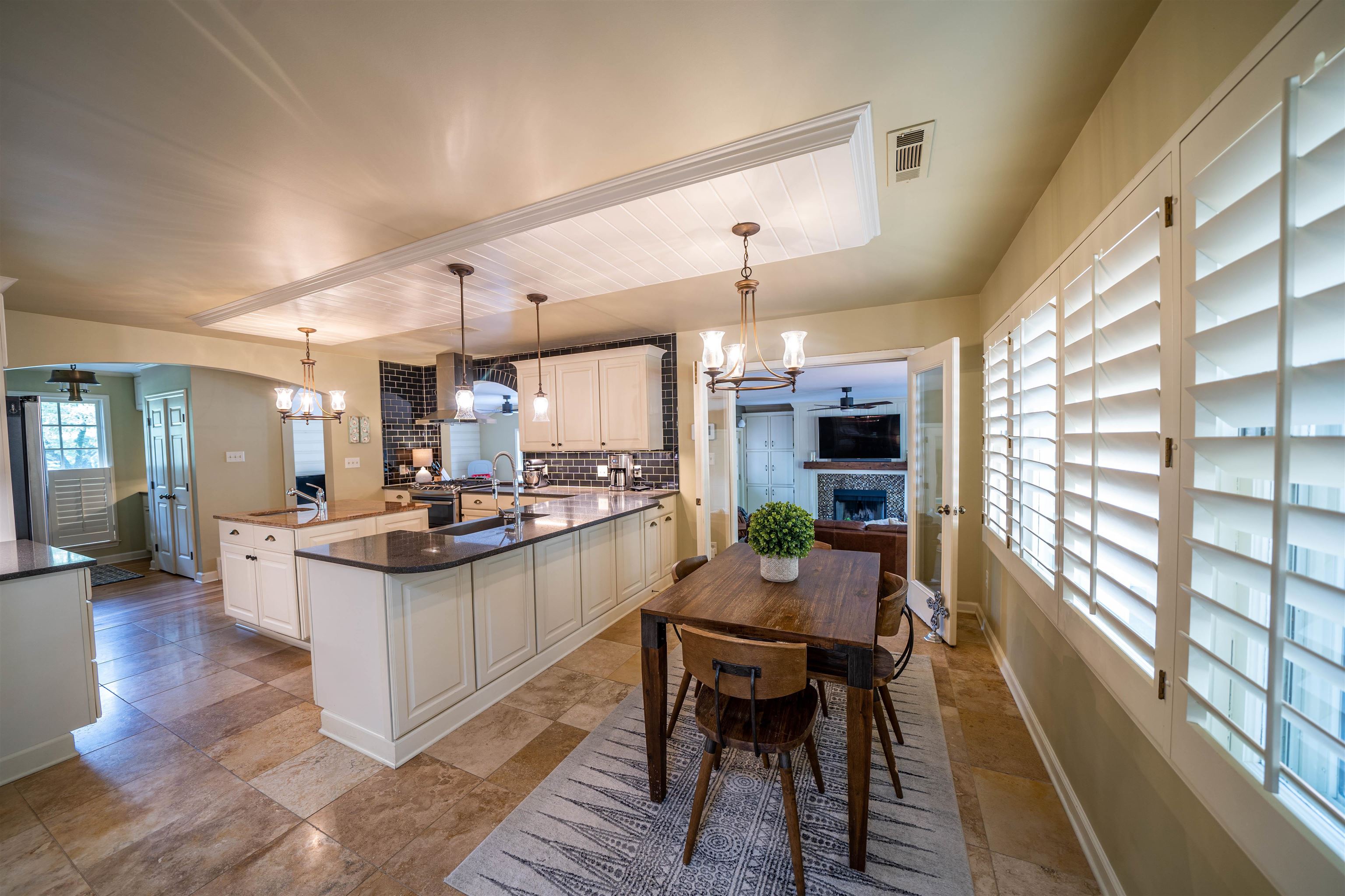 270 South Mendenhall Road Memphis, TN 38117 - Photo 2 of 16 Gallery Image 2