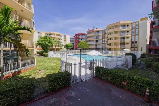$250,000 | 1750 West 46th Street, Unit 503, Hialeah, FL 33012