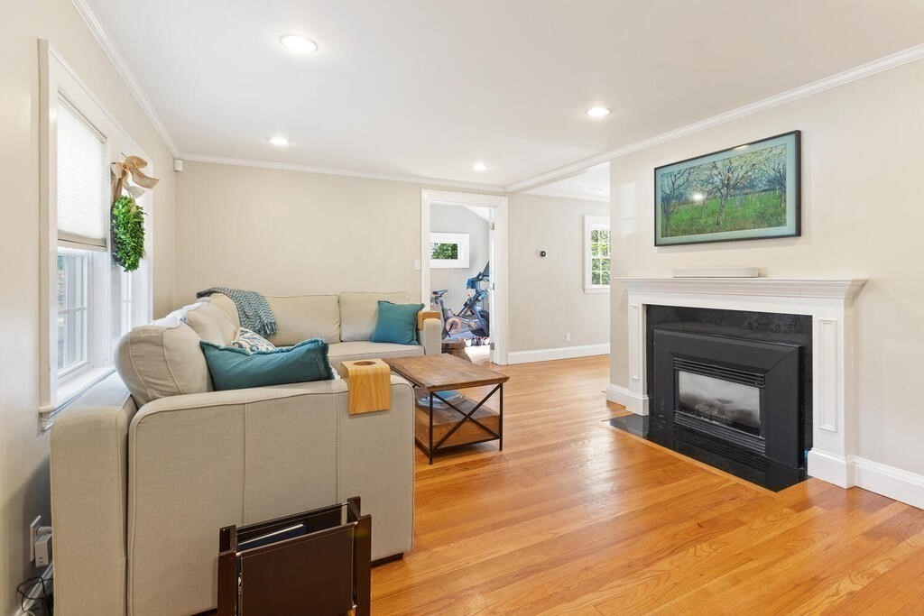 38 Rockmont Road Arlington, MA 02474 - Photo 5 of 24