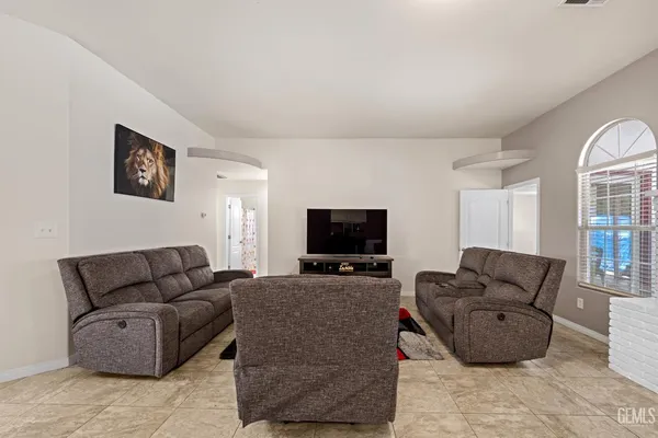 $480,000 | Undisclosed Address, Bakersfield, CA 93313