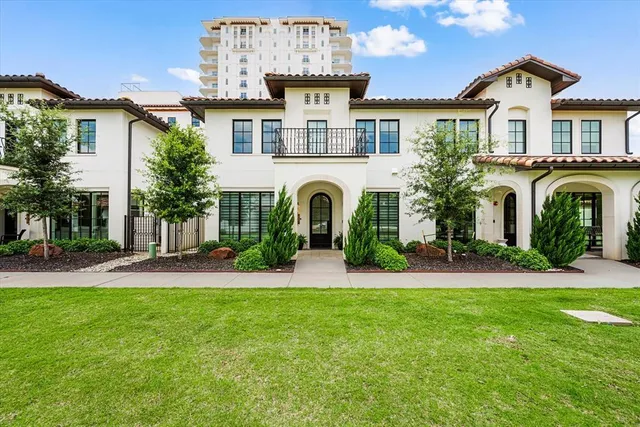 $1,950,000 | 2850 Lakeside Parkway, Unit 106, Flower Mound, TX 75022