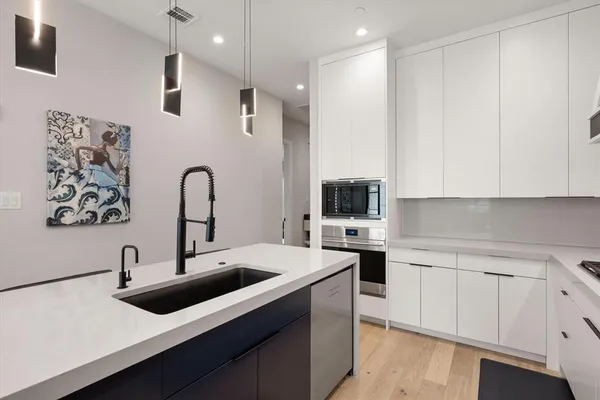 $1,849,000 | 2850 Lakeside Parkway, Unit 106, Flower Mound, TX 75022