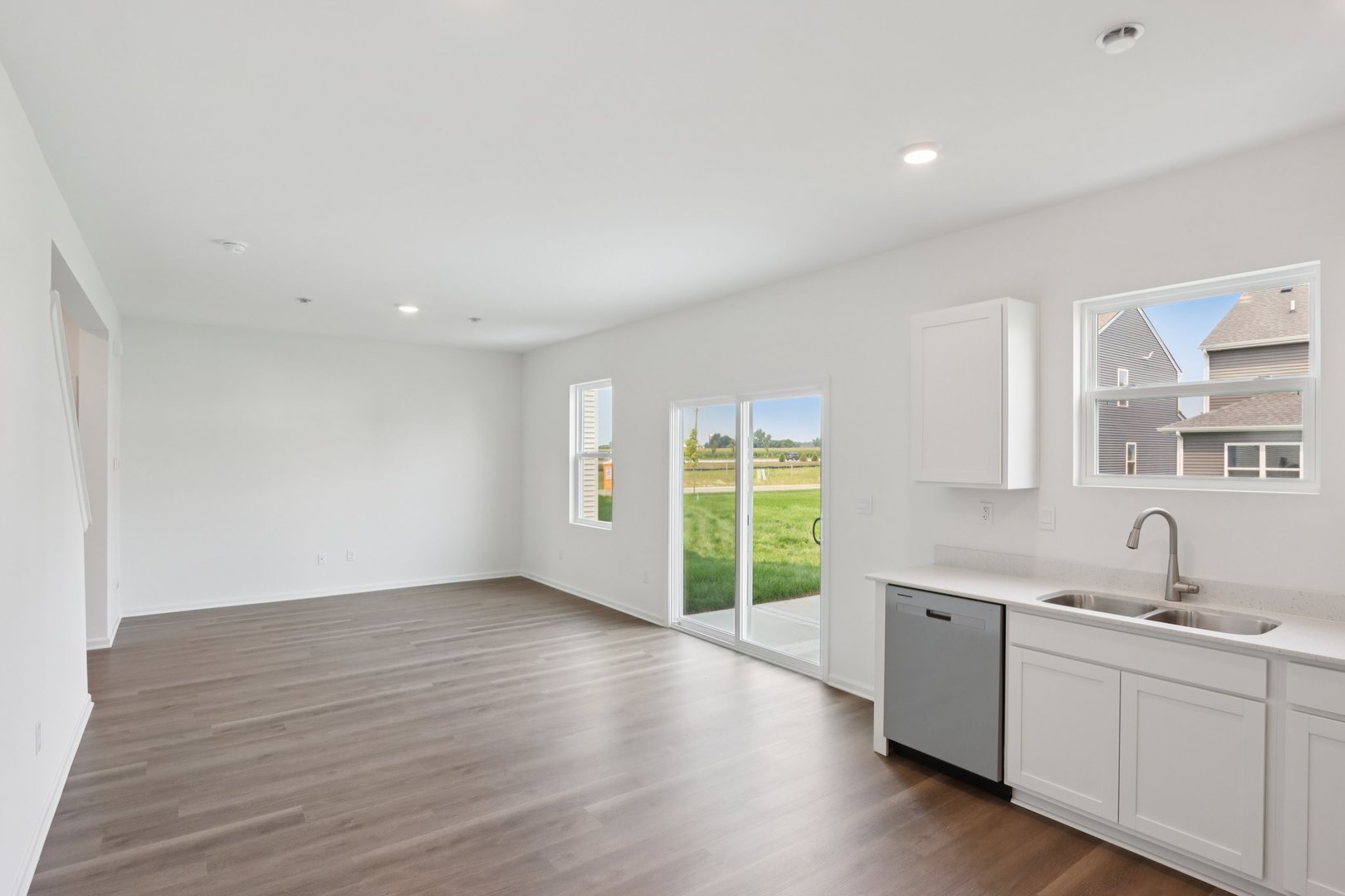 106 Cornerstone Crossing Hampshire, IL 60140 - Photo 18 of 36