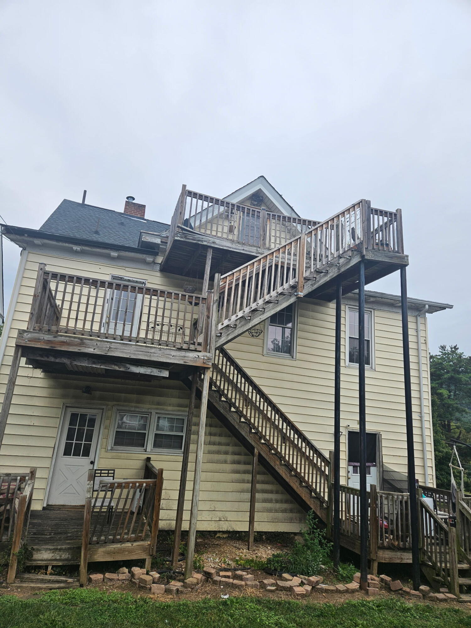 1415 3rd Street Southwest Roanoke, VA 24016 - Photo 2 of 2 507156224