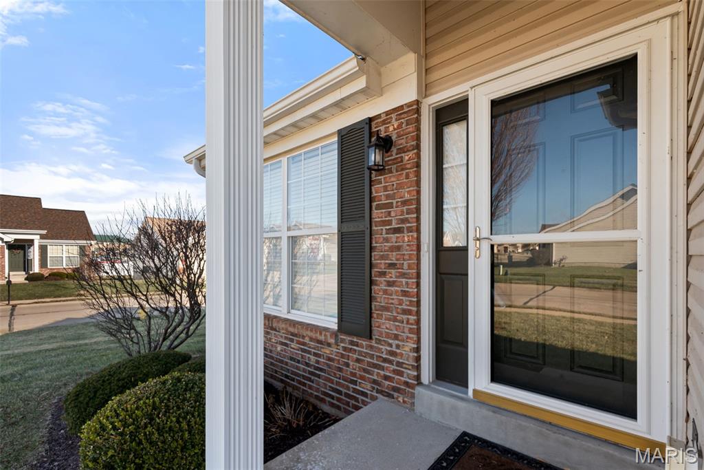 1602 Platinum Court O'Fallon, MO 63366 - Photo 3 of 33