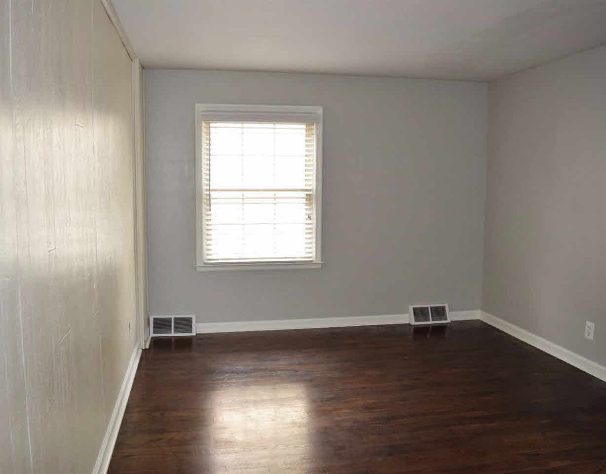 1250 Whittier Road Grosse Pointe, MI 48230 - Photo 53 of 60 21226501-52.JPG