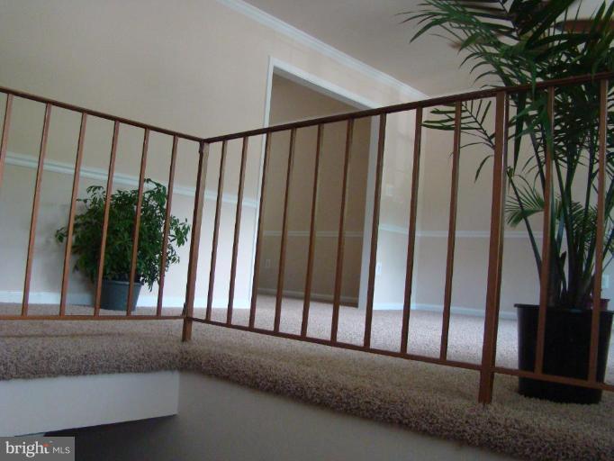 13822 Gilbert Road Woodbridge, VA 22193 - Photo 3 of 28 FOYER ENTRANCE VIEW