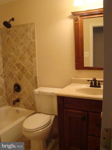 13822 Gilbert Road Woodbridge, VA 22193 - Photo 24 of 28 ELEGANT OVERSIZED VANITY