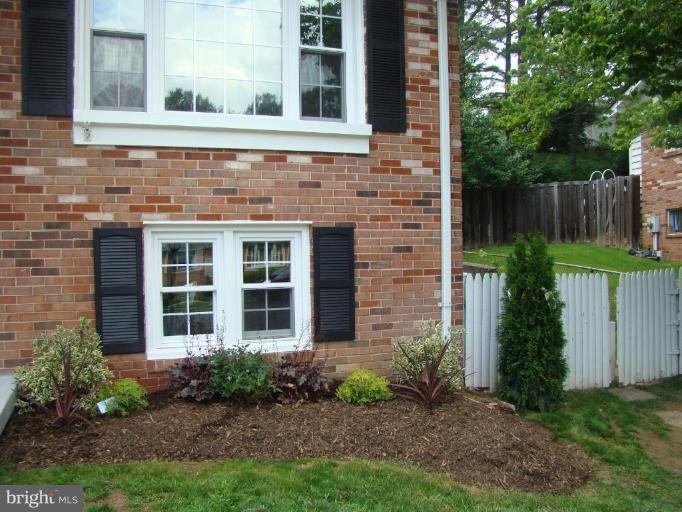 13822 Gilbert Road Woodbridge, VA 22193 - Photo 28 of 28 Brand New Landscaping
