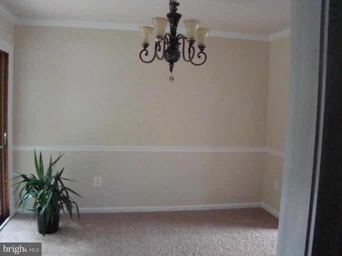 13822 Gilbert Road Woodbridge, VA 22193 - Photo 6 of 28 LARGE DINING ROOM
