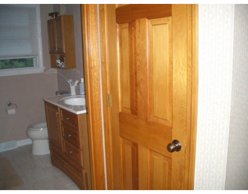 30 Mark Road North Andover, MA 01845 - Photo 12 of 15 Gallery Image 12