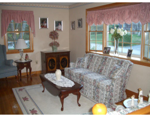 30 Mark Road North Andover, MA 01845 - Photo 5 of 15 Gallery Image 5