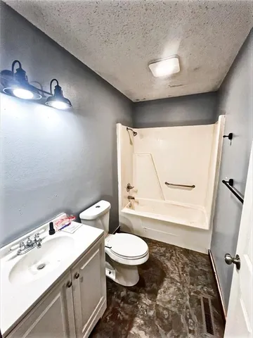 $150,000 | 104 South Gulf Street, Pittsburg, KS 66762