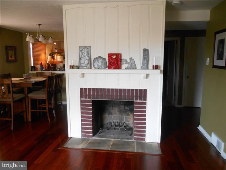 1305 Rothley Avenue Abington, PA 19001 - Photo 4 of 20 Gallery Image 4