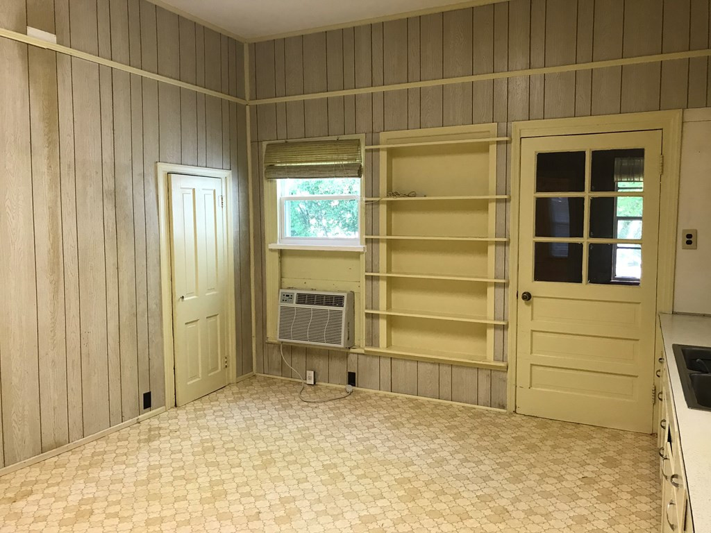 444 Academy Street Barnwell, SC 29812 - Photo 7 of 23