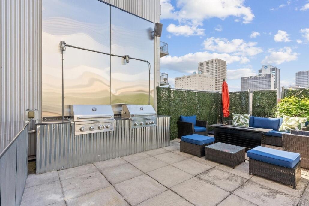 60 East Spring Street, Unit 105 Columbus, OH 43215 - Photo 14 of 30 Rooftop patio with a VIEW of downtown!