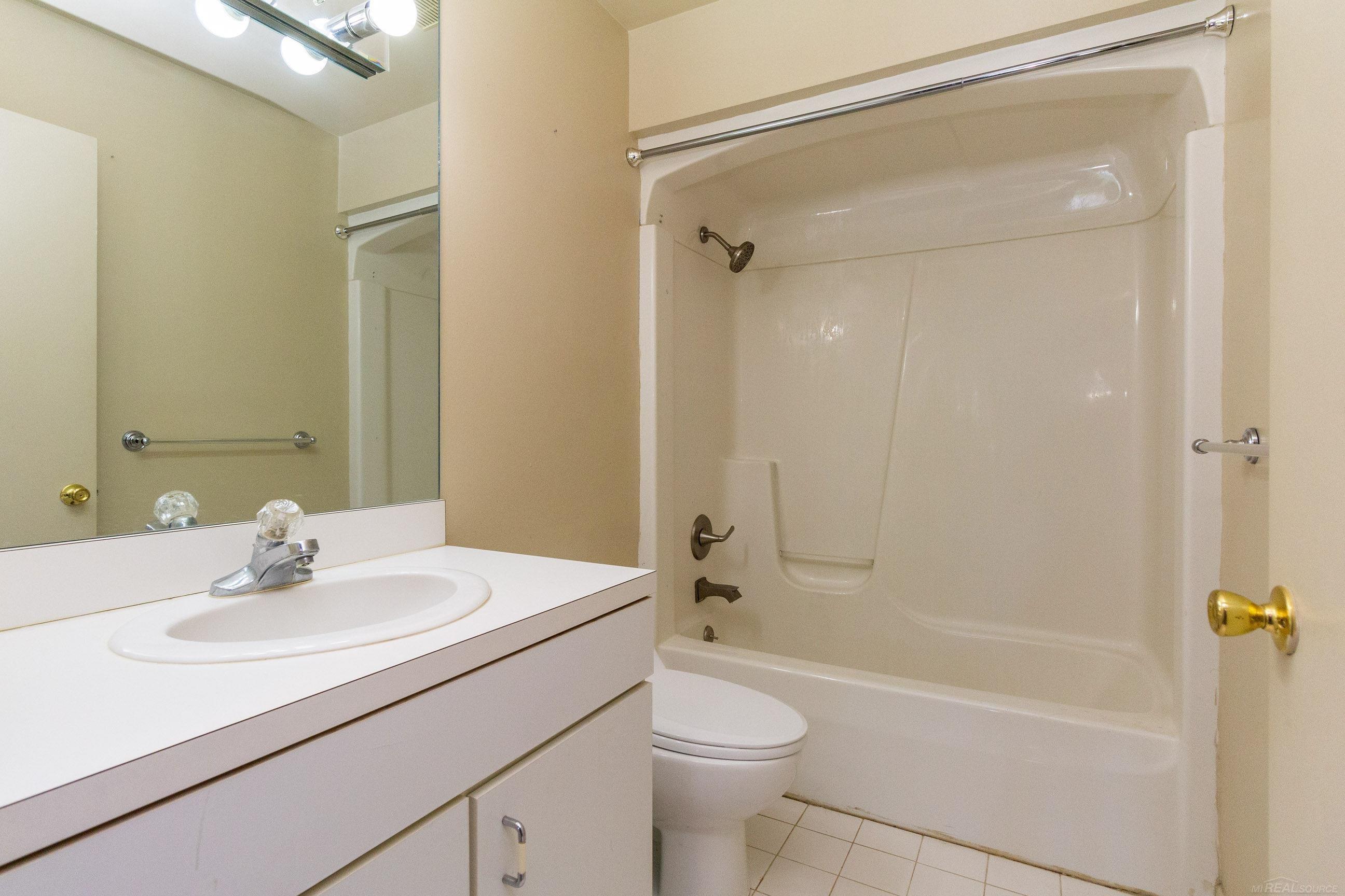 3844 Mapleleaf Road Waterford, MI 48328 - Photo 33 of 48 Gallery Image 33