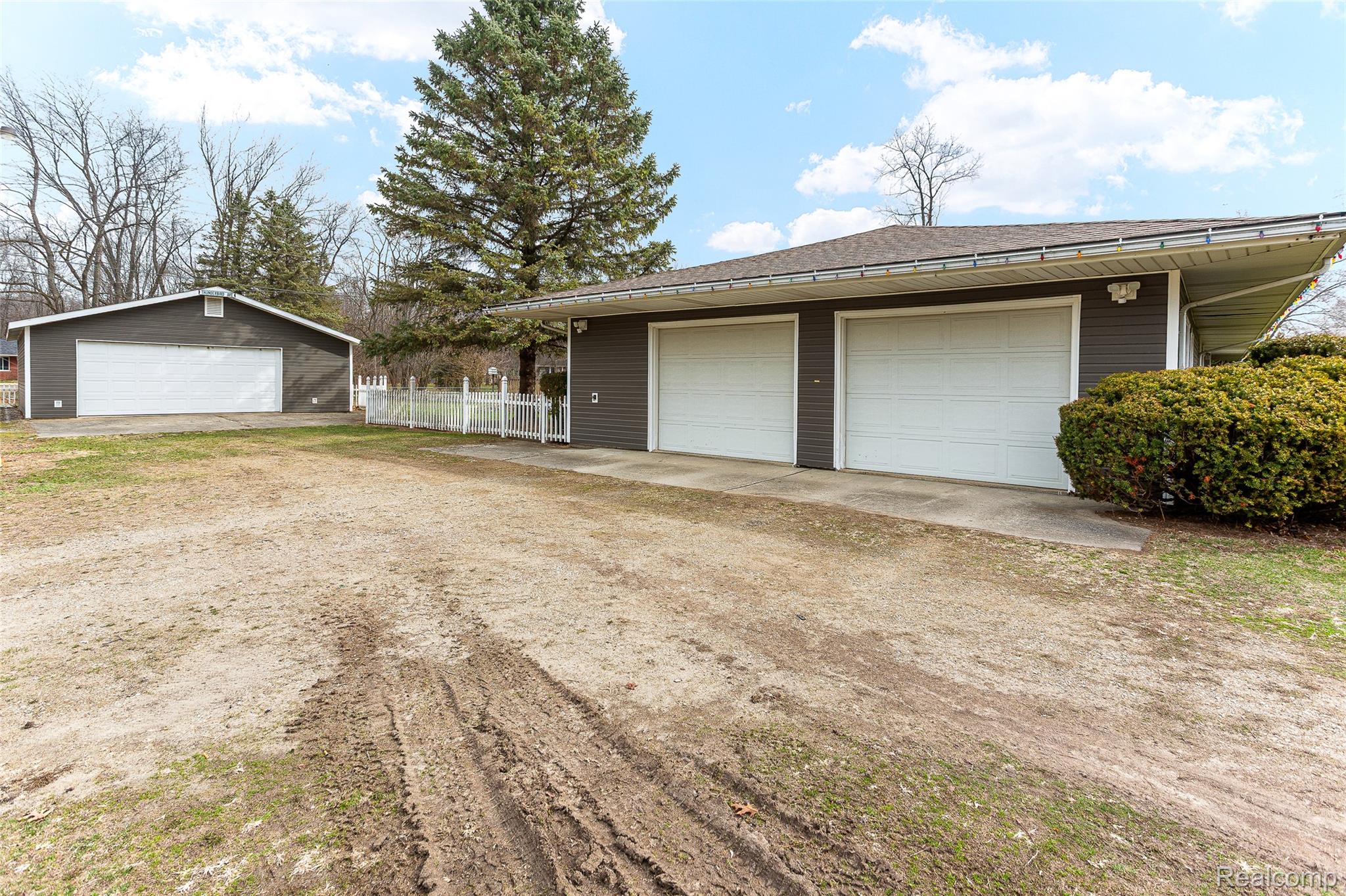 45784 Willis Road Belleville, MI 48111 - Photo 31 of 42 IMG_9575.jpg