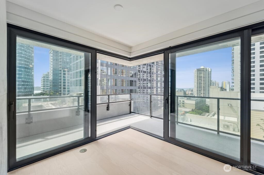 300 Virginia Street, Unit 812 Seattle, WA 98101 - Photo 6 of 39