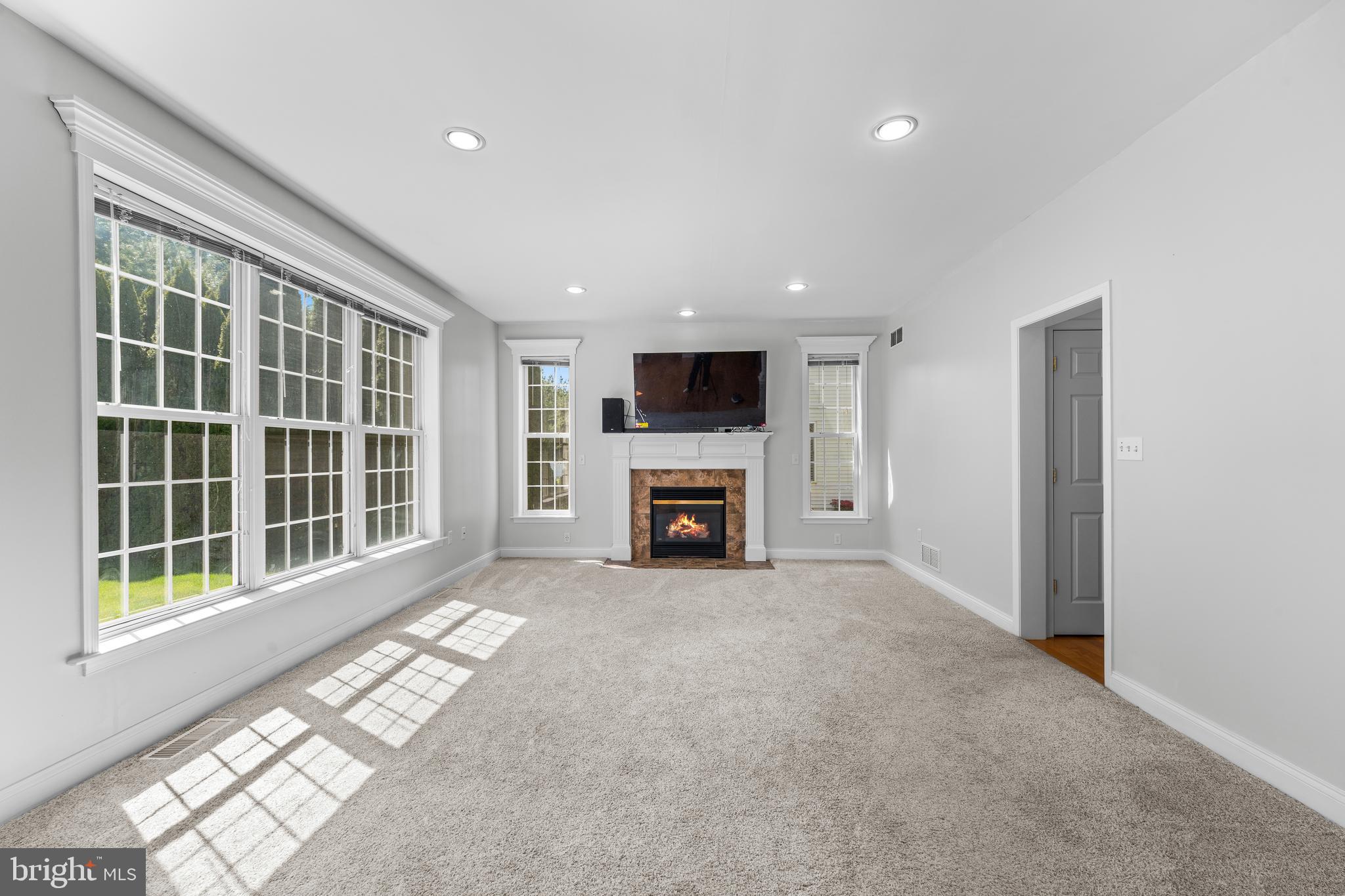 271 Squire Lane Lititz, PA 17543 - Photo 4 of 29