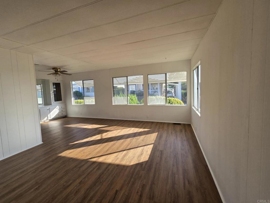 1925 Otay Lakes Road, Unit 82 Chula Vista, CA 91913 - Photo 4 of 26 Living Room