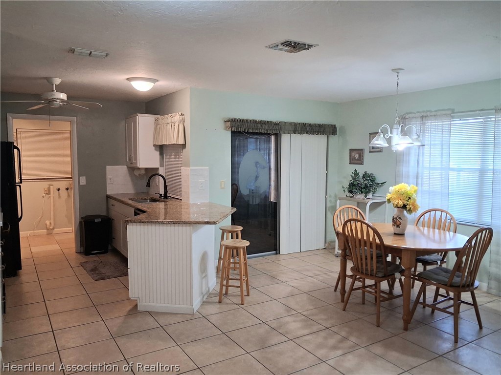 116 Friendly Circle Sebring, FL 33876 - Photo 8 of 32