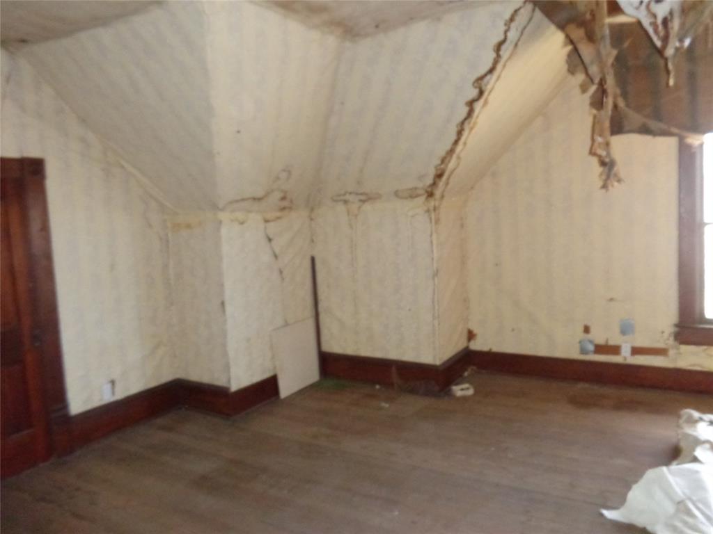 506 South 3rd Street Grandview, TX 76050 - Photo 24 of 39 a view of small space