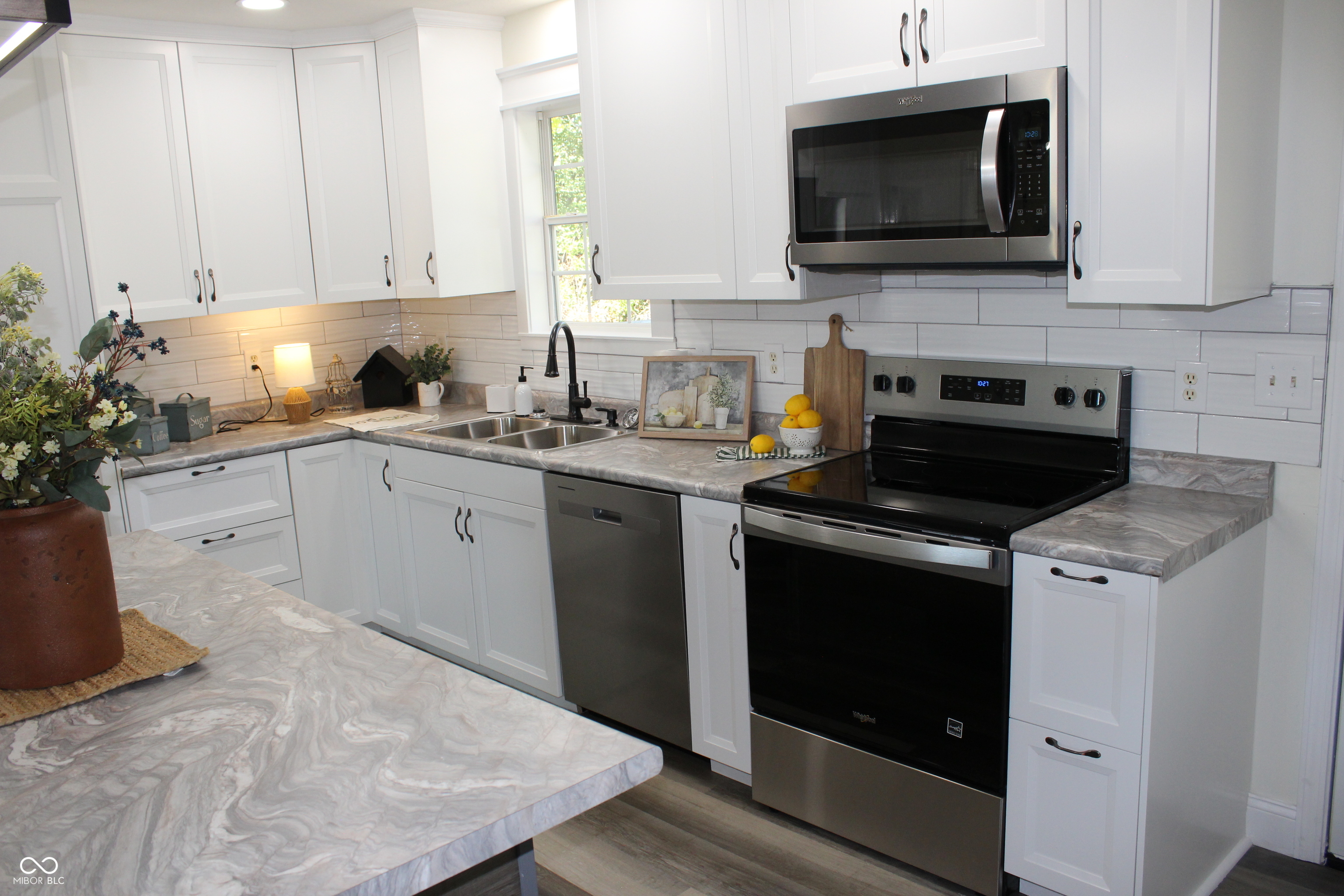 3325 Rabbit Run Court Terre Haute, IN 47802 - Photo 8 of 31