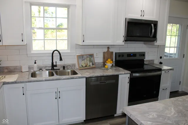 $274,900 | 3325 Rabbit Run Court, Terre Haute, IN 47802