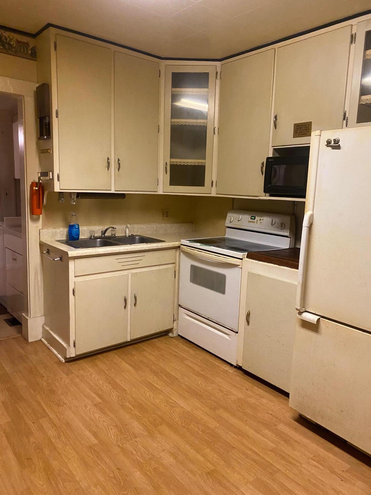 1750 West Chicago Road Niles, MI 49120 - Photo 13 of 28 Kitchen
