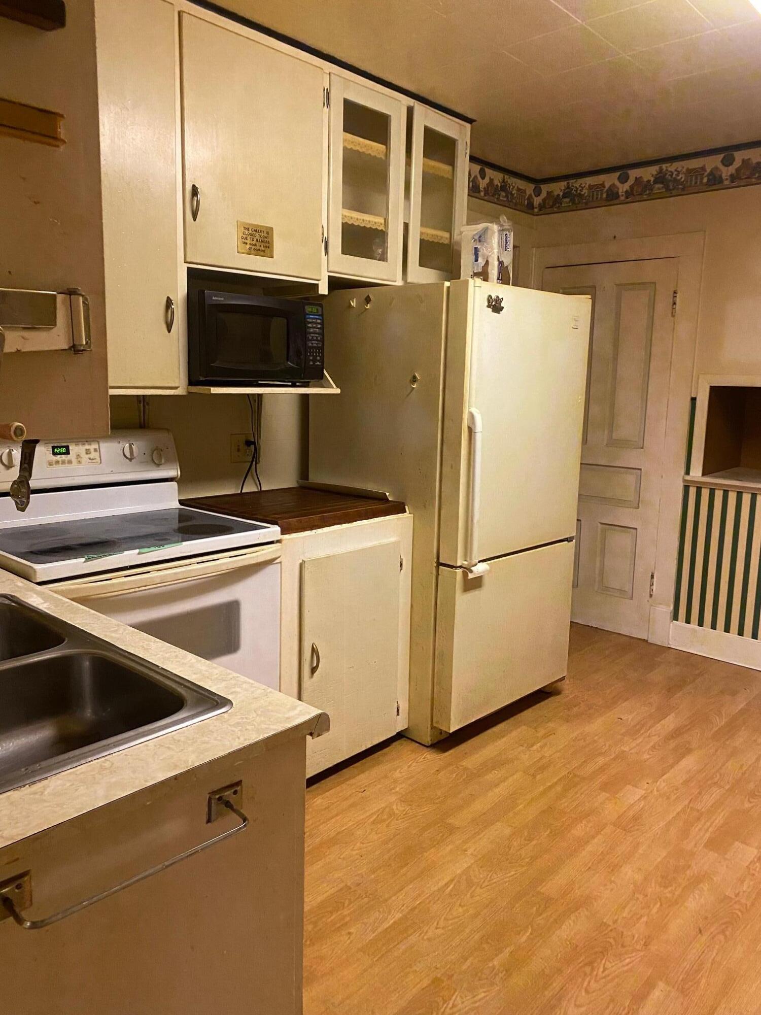 1750 West Chicago Road Niles, MI 49120 - Photo 14 of 28 Kitchen
