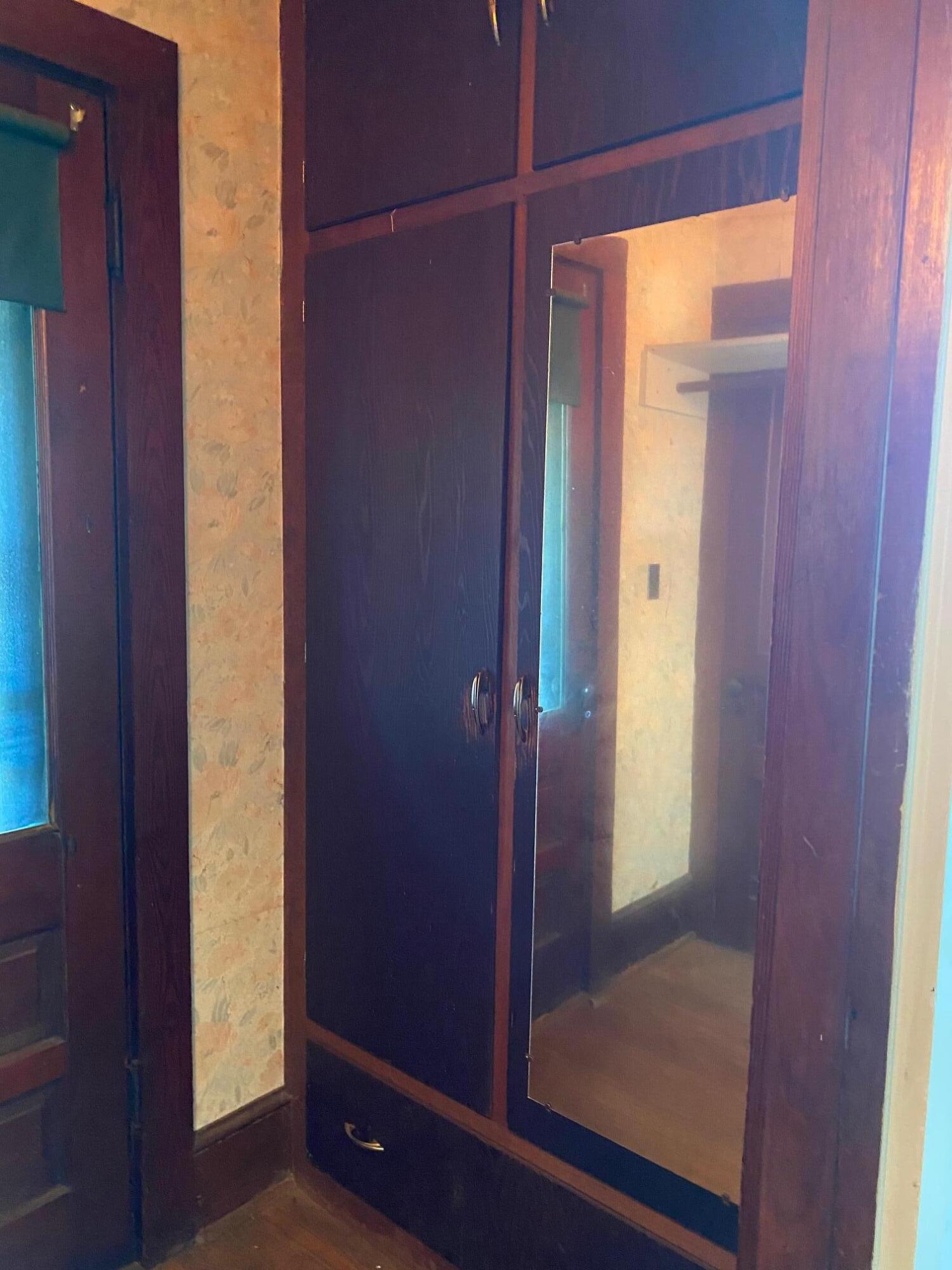 1750 West Chicago Road Niles, MI 49120 - Photo 21 of 28 Foyer