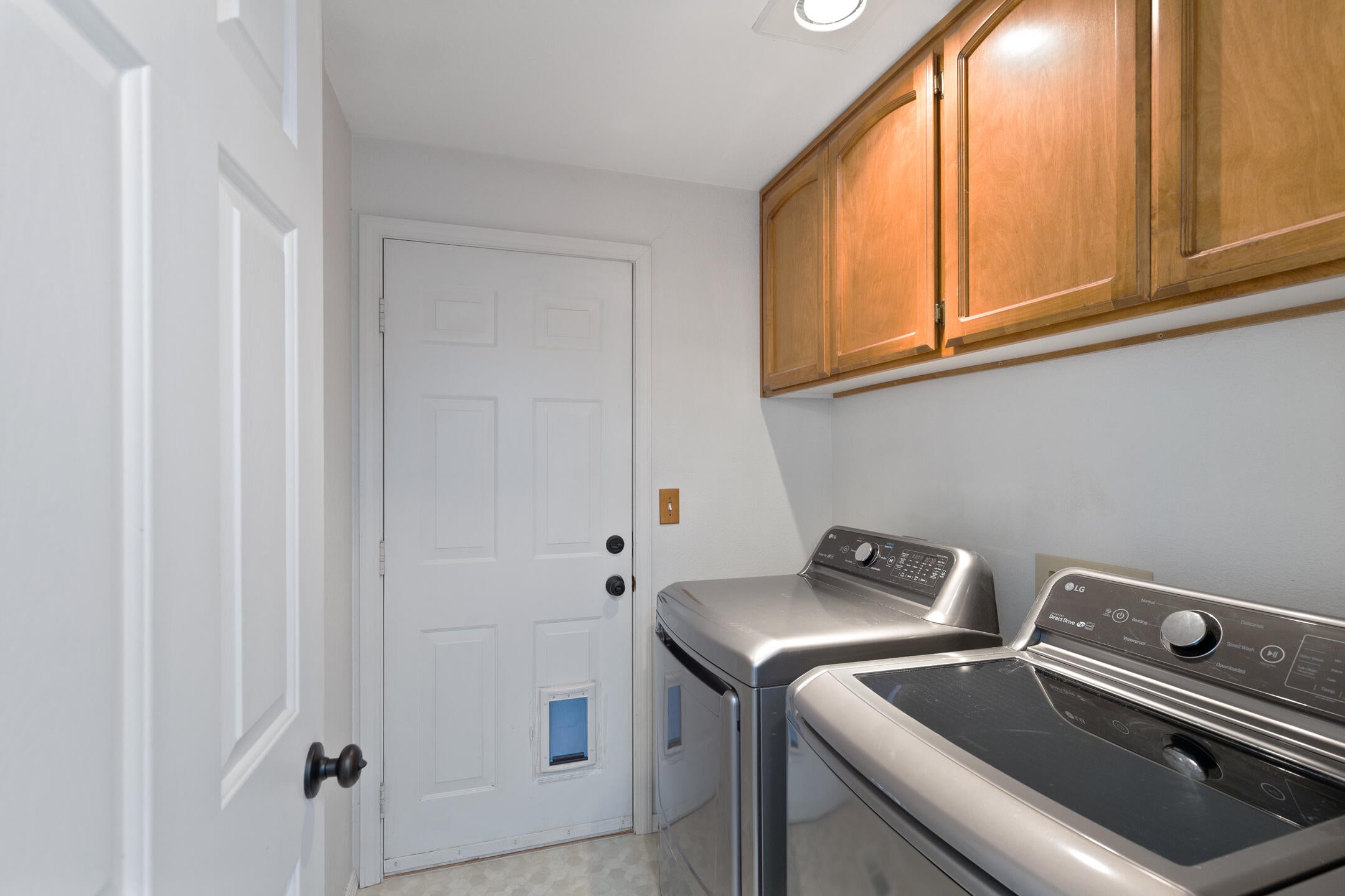 3070 Delta Waters Road Medford, OR 97504 - Photo 14 of 28 Laundry Room