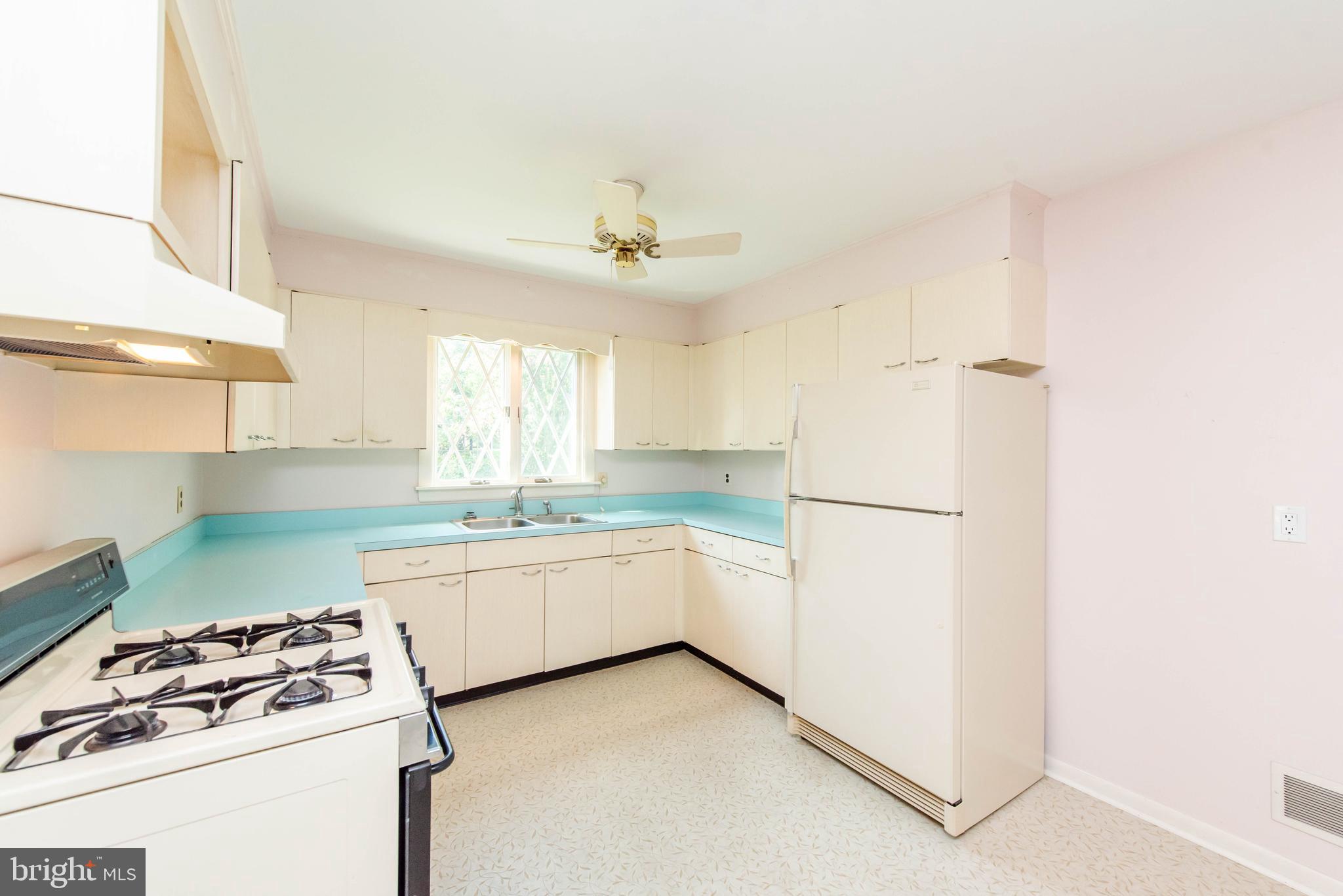 5102 Beaverbrook Road Columbia, MD 21044 - Photo 12 of 32 Kitchen