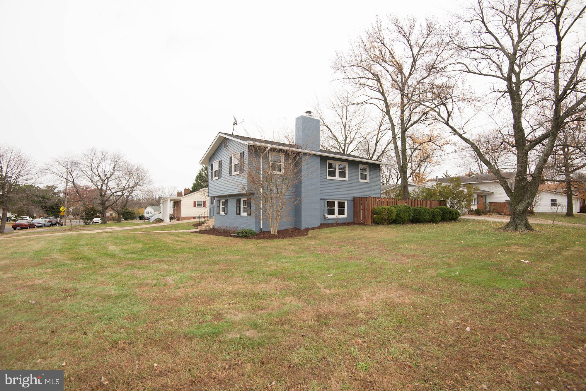 6417 Meriwether Lane Springfield, VA 22150 - Photo 6 of 61